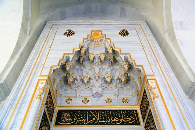كيف يلبي المحرم في الحج أو العمرة