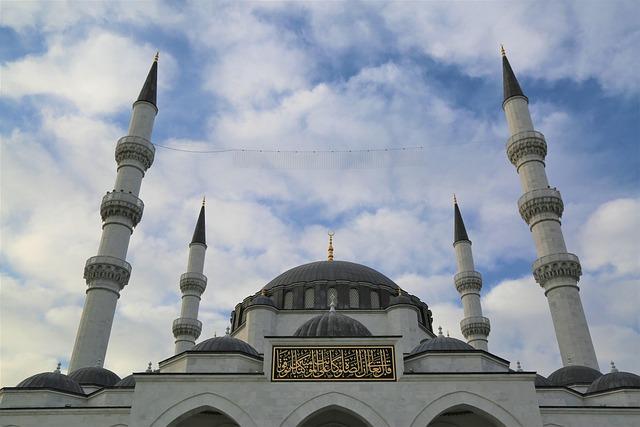 ما يقال للكافر إذا عطس فحمد الله